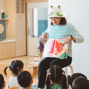 ふるさと先生による読み聞かせ